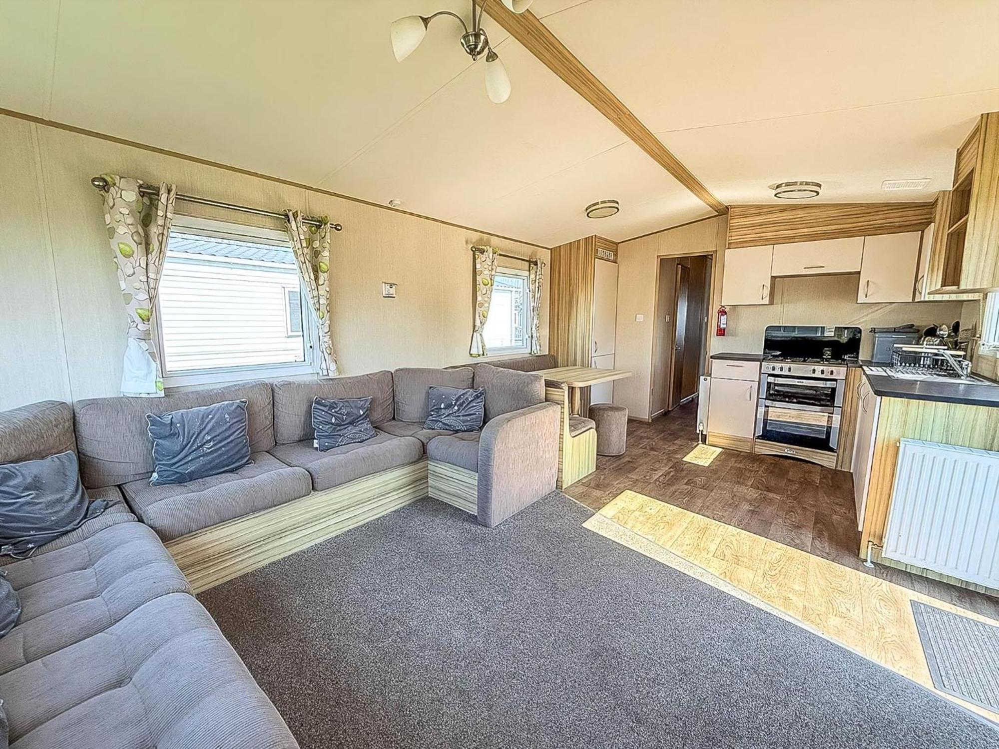 6 Berth Caravan For Hire With Wifi At Seawick In Essex Ref 27025hv Campsite *